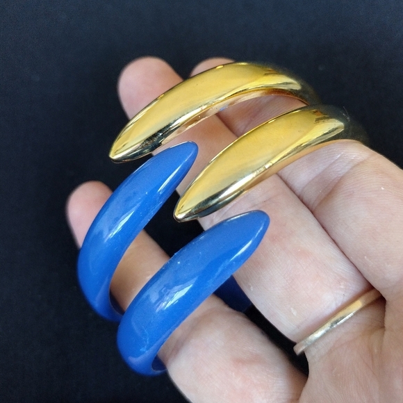 Gold and Blue Bracelet - Picture 1 of 9